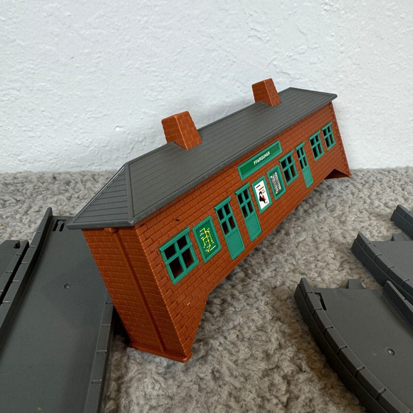 Mario Train Station Track Lot of 9 Pieces Straight Curved Tracks - Picture 7 of 7